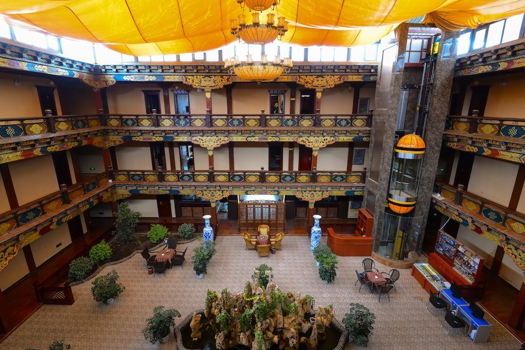Lanting Yipin Hotel Shangri-La Exterior foto