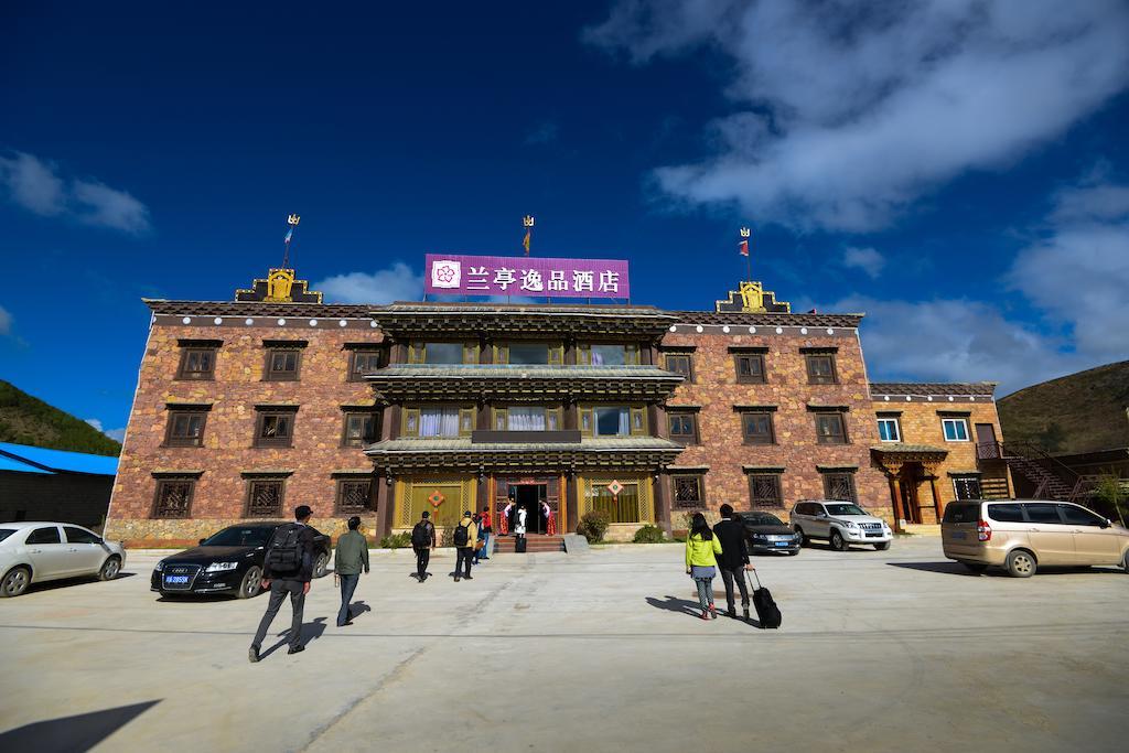 Lanting Yipin Hotel Shangri-La Exterior foto