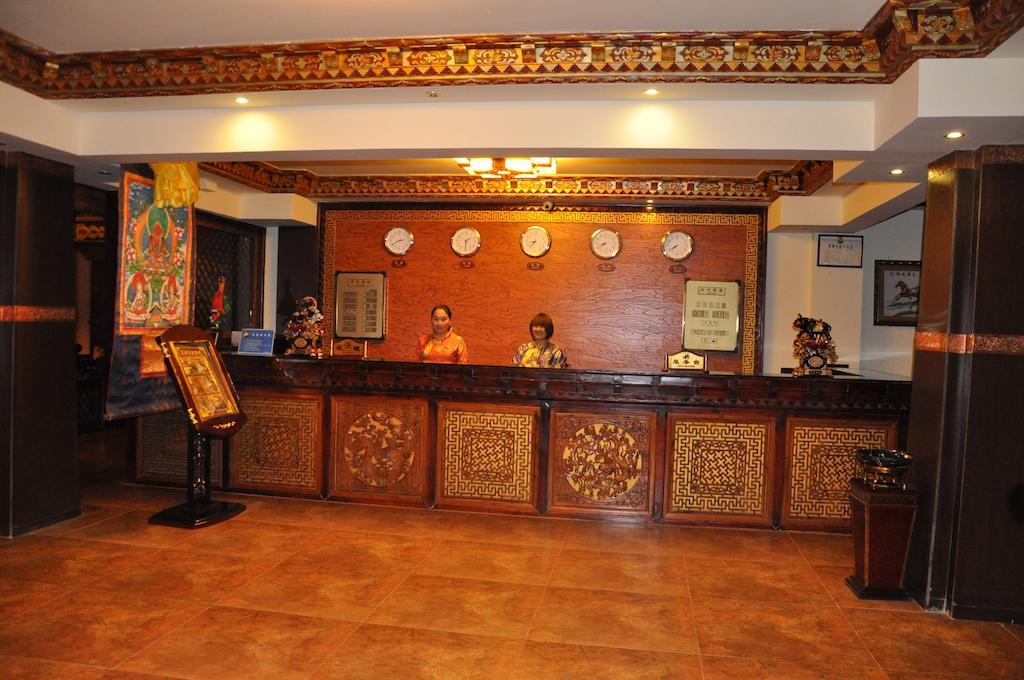 Lanting Yipin Hotel Shangri-La Exterior foto